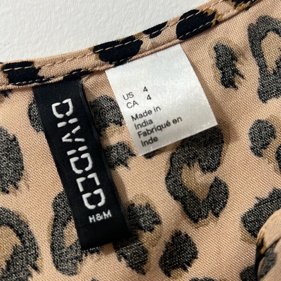 Flowy cheetah print tank top with adjustable straps. Size 4 H&M - Picture 2 of 3